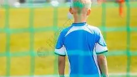 小基恩独中罗马，尤文图斯意甲第8轮1-0险胜，什琴斯尼错失点球扑出关键球